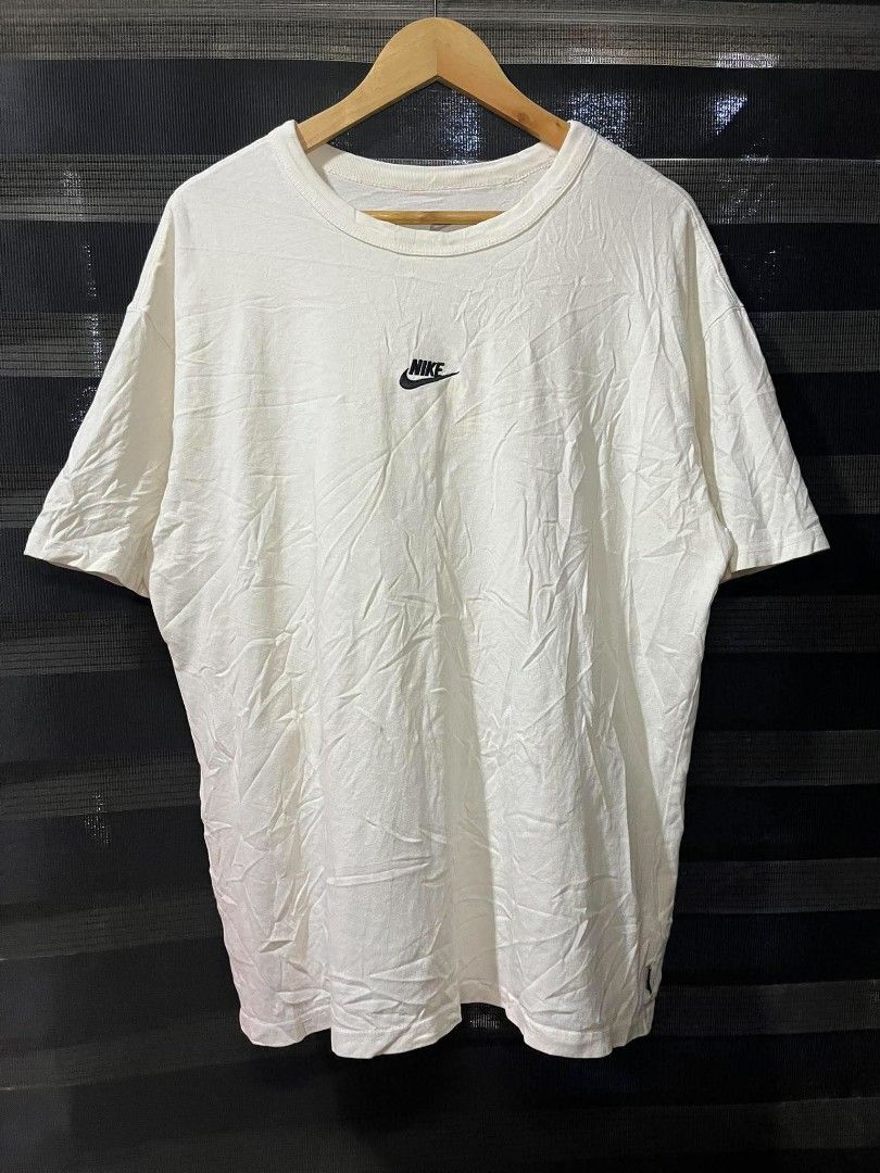Nike MidSwoosh (Category: Tshirts & Polo Shirts ) located in Taguig. Submitted by bimbyanche19839 (Listing ID 1465373892, Image 1). Description: Nike MidSwoosh Size XL Width 24 Length 29 Color rate 9.5/10 Good Condition Complete Tags No Flaws 🏷️ 400php plus ship 📍Taguig Loc.