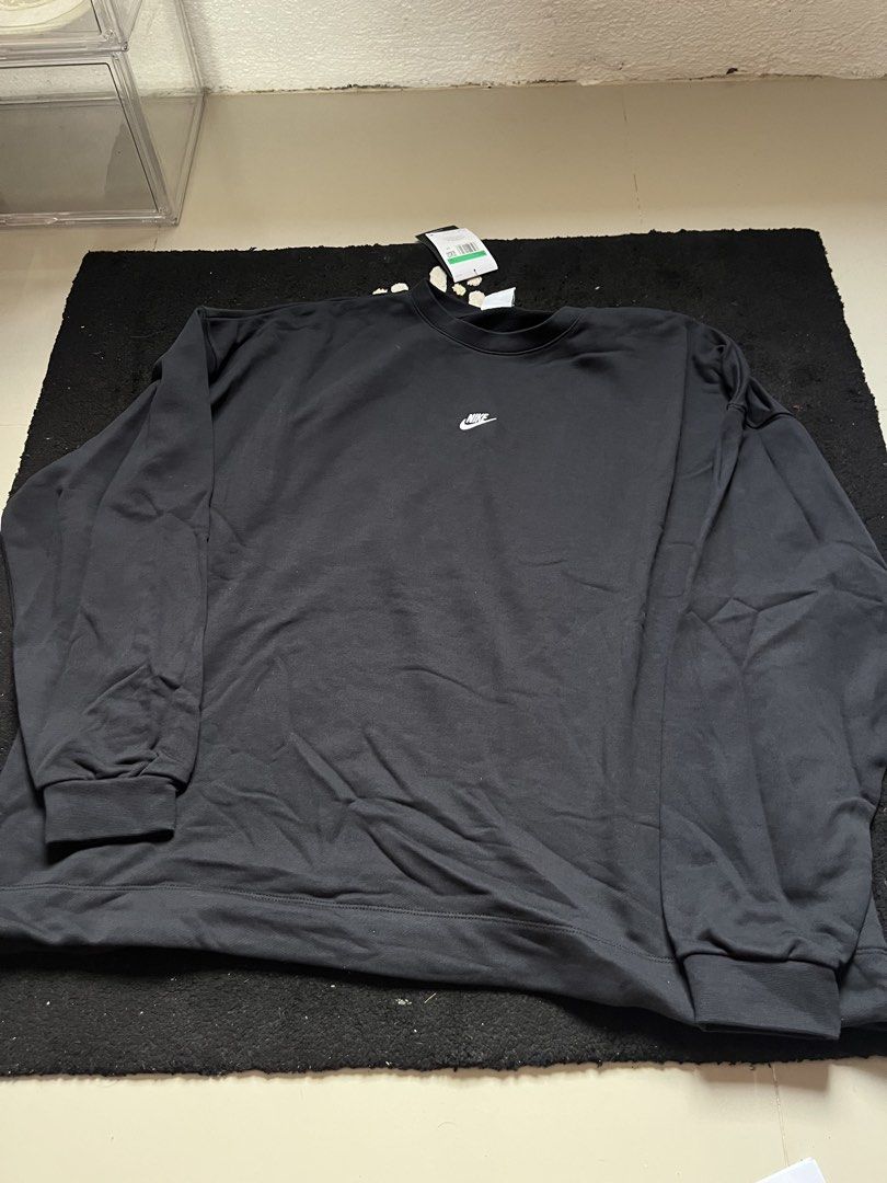 Nike Oversized Crewneck (Category: Coats, Jackets and Outerwear) located in Makati City. Submitted by threadsfordays (Listing ID 1465328820, Image 3). Description: Authentic Bnew with tags Size XL fits 2XL ₱1500 Mandaluyong area.