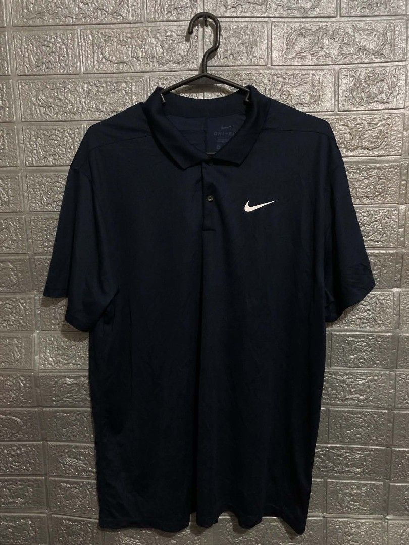 Nike Polo Shirt (Category: Tshirts & Polo Shirts ) located in Pasig City. Submitted by geloangelo17550 (Listing ID 1465358899, Image 1). Description: Authentic Excellent condition 23 x 29 dimes No issue.