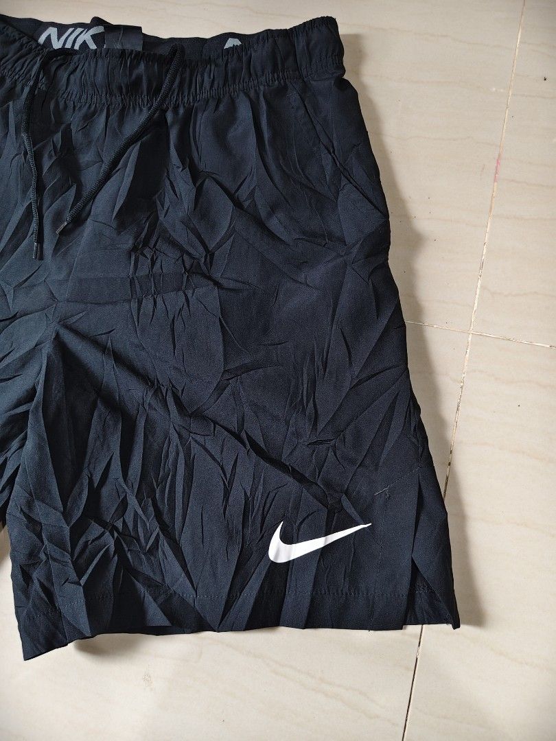 Nike Running Woven Drifit short (Category: Shorts) located in Iloilo. Submitted by branded-boy0422_16 (Listing ID 1465174111, Image 3). Description: W: 32-36 L: 18 Good as new no issue.