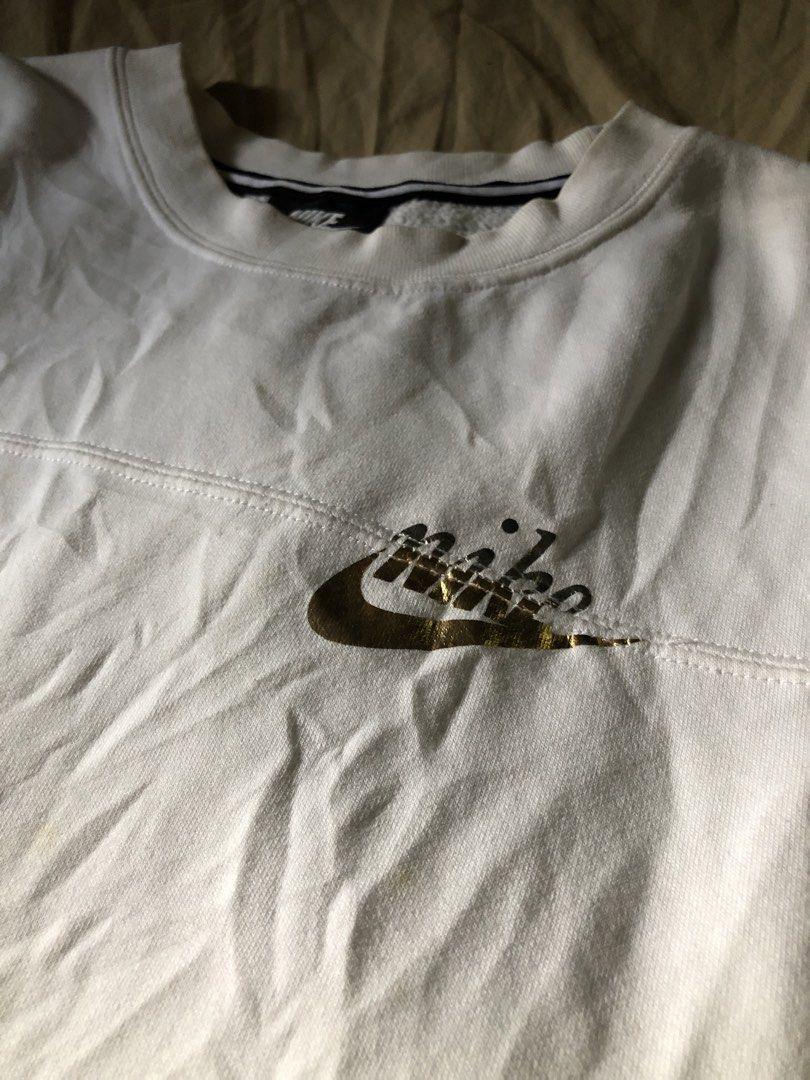 Nike SB Big logo back hit sweater (White) (Category: Coats, Jackets and Outerwear) located in Muntinlupa City. Submitted by josh_fitsnfinds (Listing ID 1465360116, Image 3). Description: good as brand new, no issues..