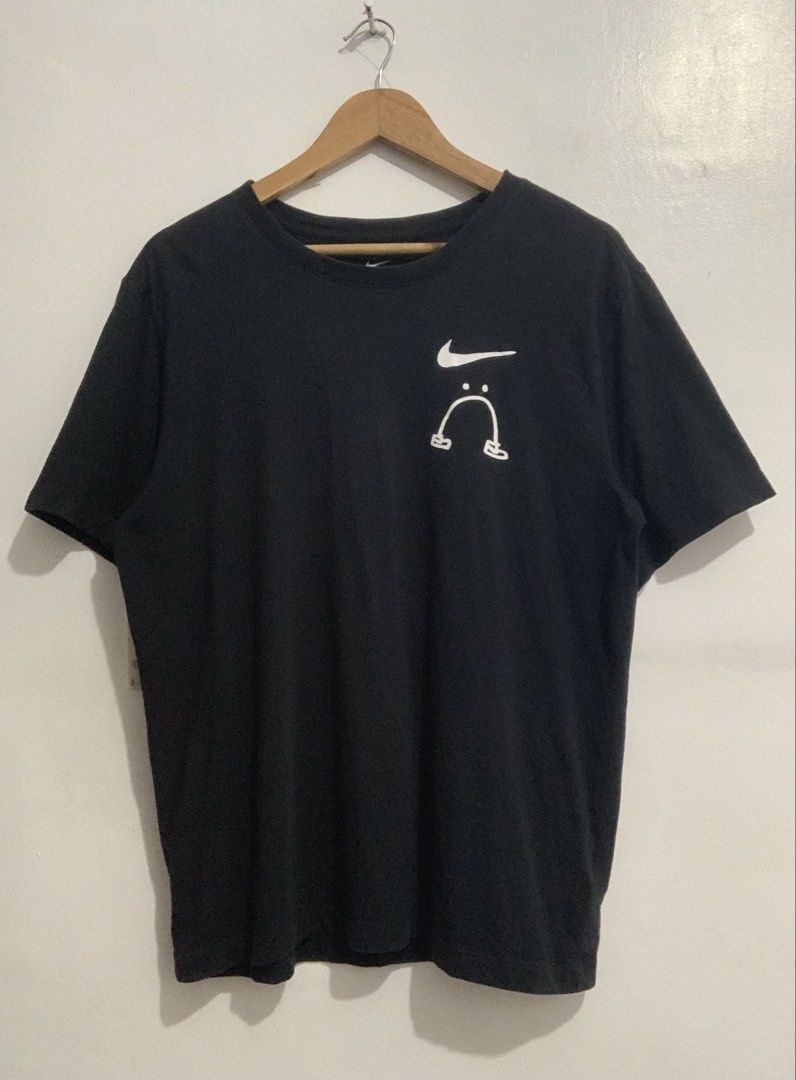 Nike shirt (Category: Formal Shirts) located in Quezon City. Submitted by hustle_mind (Listing ID 1465313447, Image 1). Description: Authentic no issue 23x28.