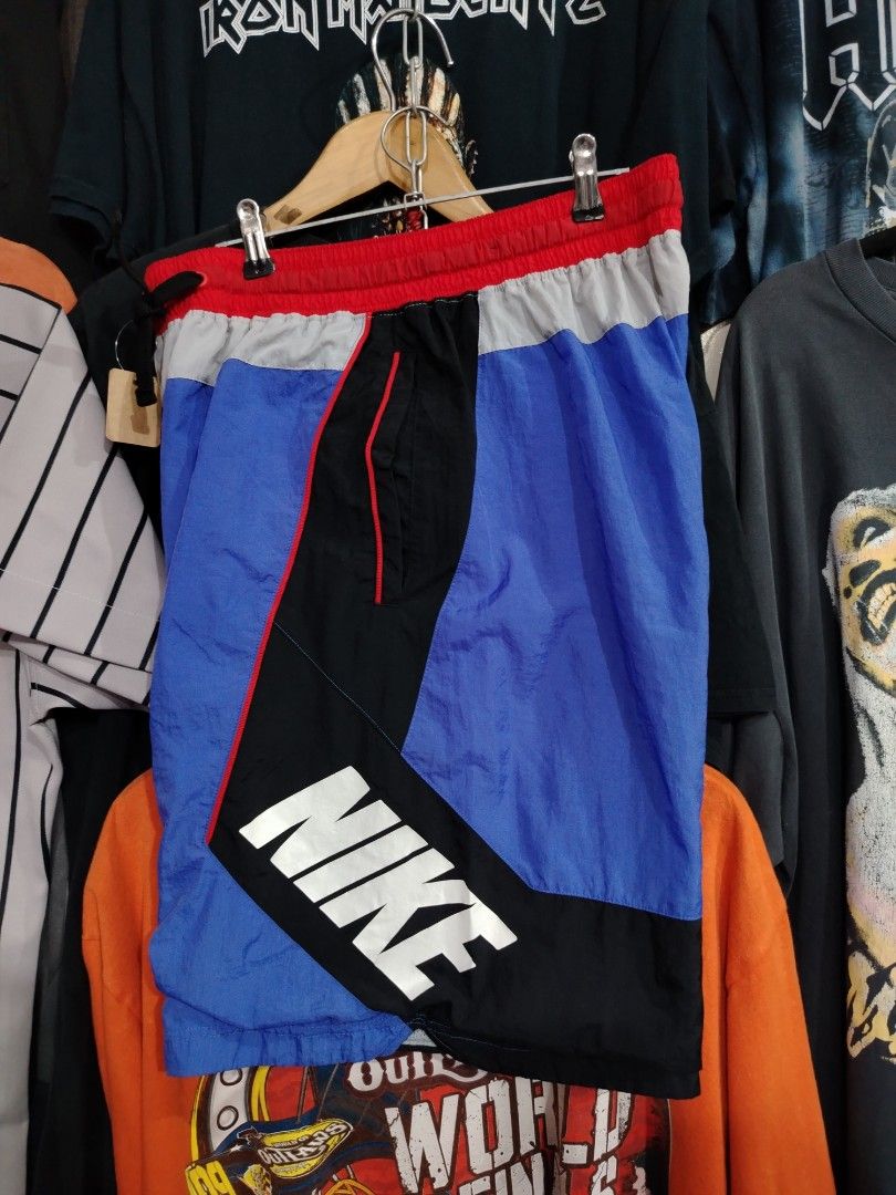 NIKE SHORTS (Category: Shorts) located in Butuan. Submitted by lovzthriftshop. (Listing ID 1465238454, Image 1). Description: ‼️ NIKE SHORTS‼️ Size : Large on tag Waist size : 30 stretch up to 34 Length : 21" Leg opening : 13" 📩📩📩.