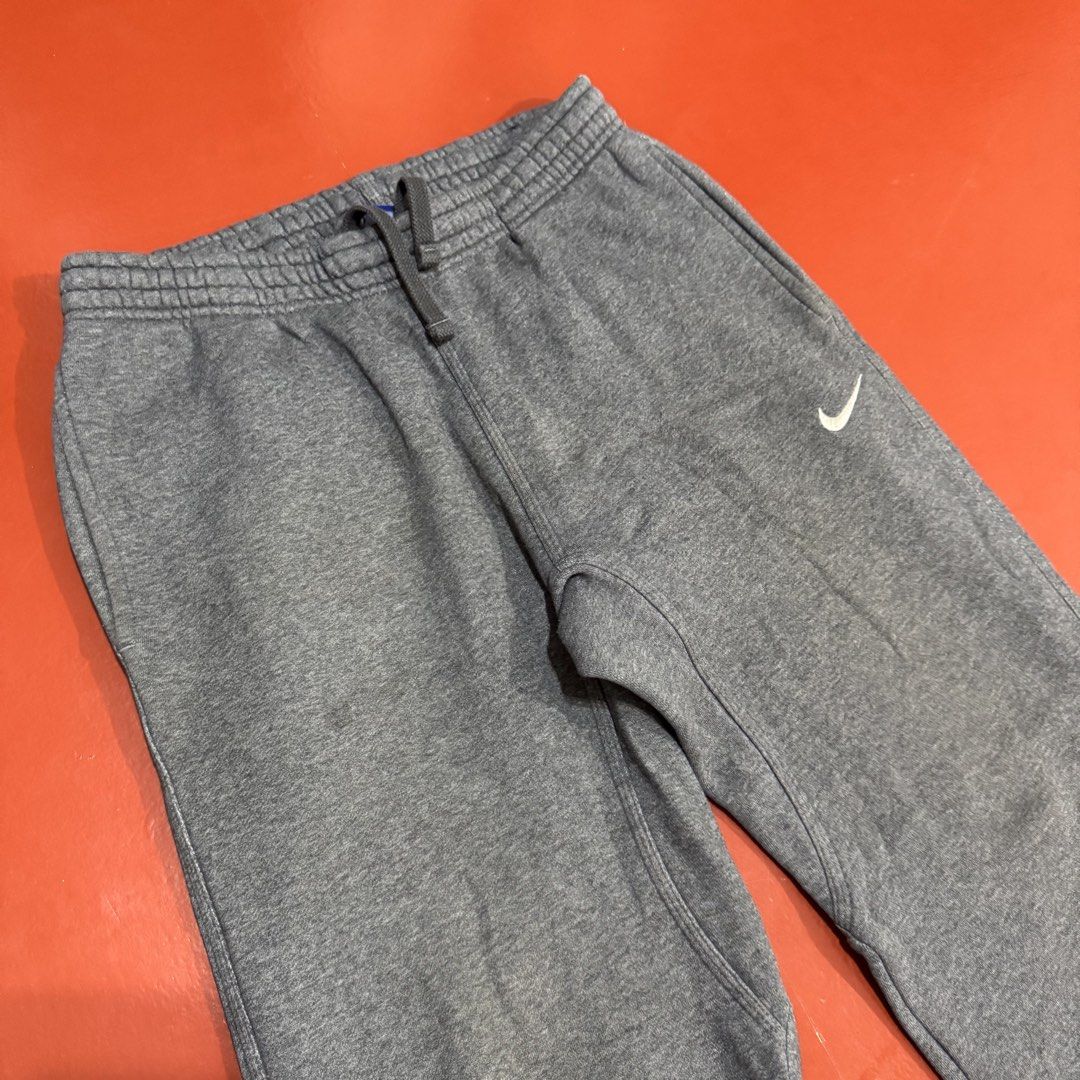 NIKE SIDE SWOOSH SWEATPANTS (Category: Joggers) located in Pasig City. Submitted by buzzthrifty (Listing ID 1465309139, Image 3). Description: SIZE 20-36WAIST 39" LENGTH 8" HEM EXCELLENT CONDITION MALIIT NA WASH .