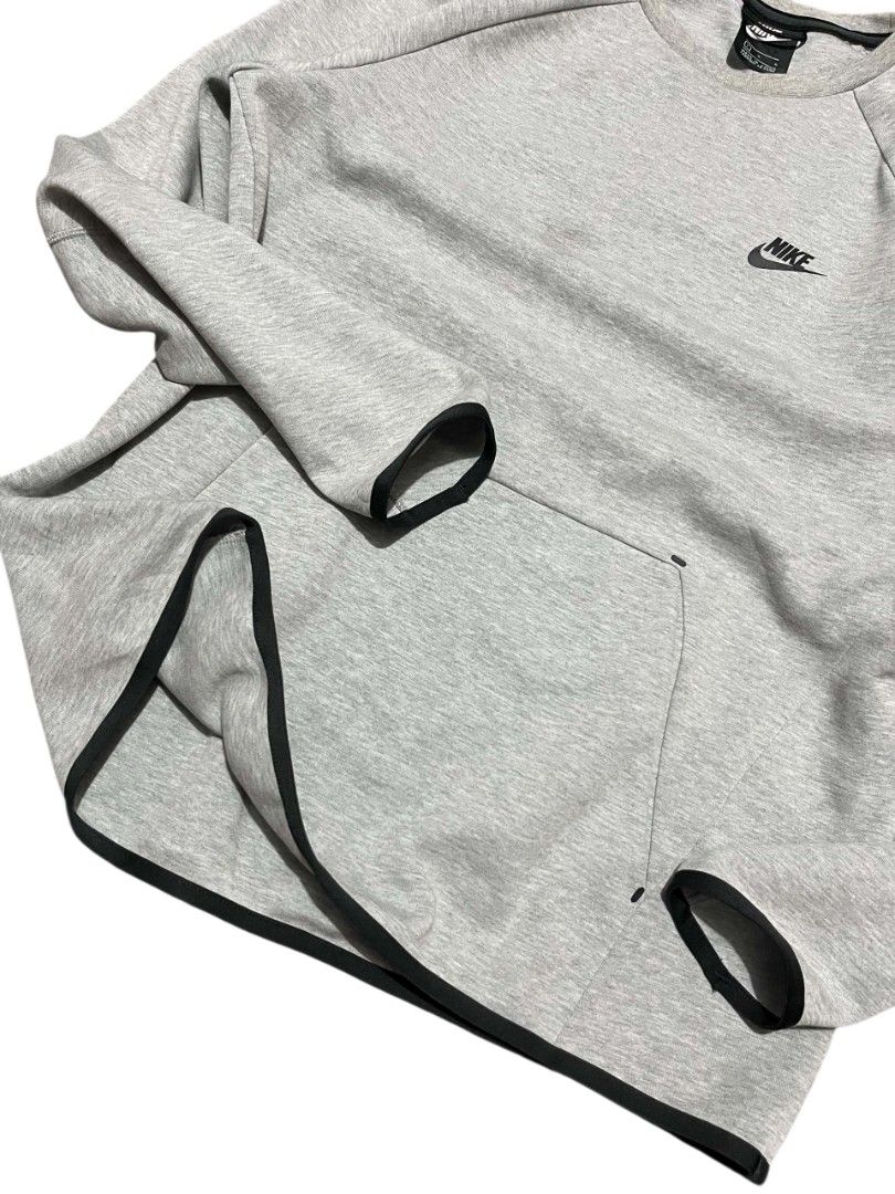 Nike Tech Fleece (Category: Hoodies) located in Bacolod City. Submitted by squarer00ts (Listing ID 1465345140, Image 2). Description: Nike Tech Fleece •Size on tag: Large •Dimension: Width 22 × Length 28 •Need wash.