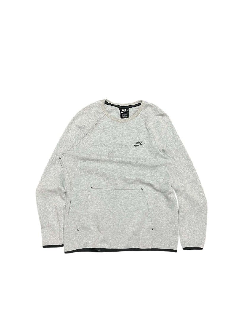 Nike Tech Fleece (Category: Hoodies) located in Bacolod City. Submitted by squarer00ts (Listing ID 1465345140, Image 1). Description: Nike Tech Fleece •Size on tag: Large •Dimension: Width 22 × Length 28 •Need wash.