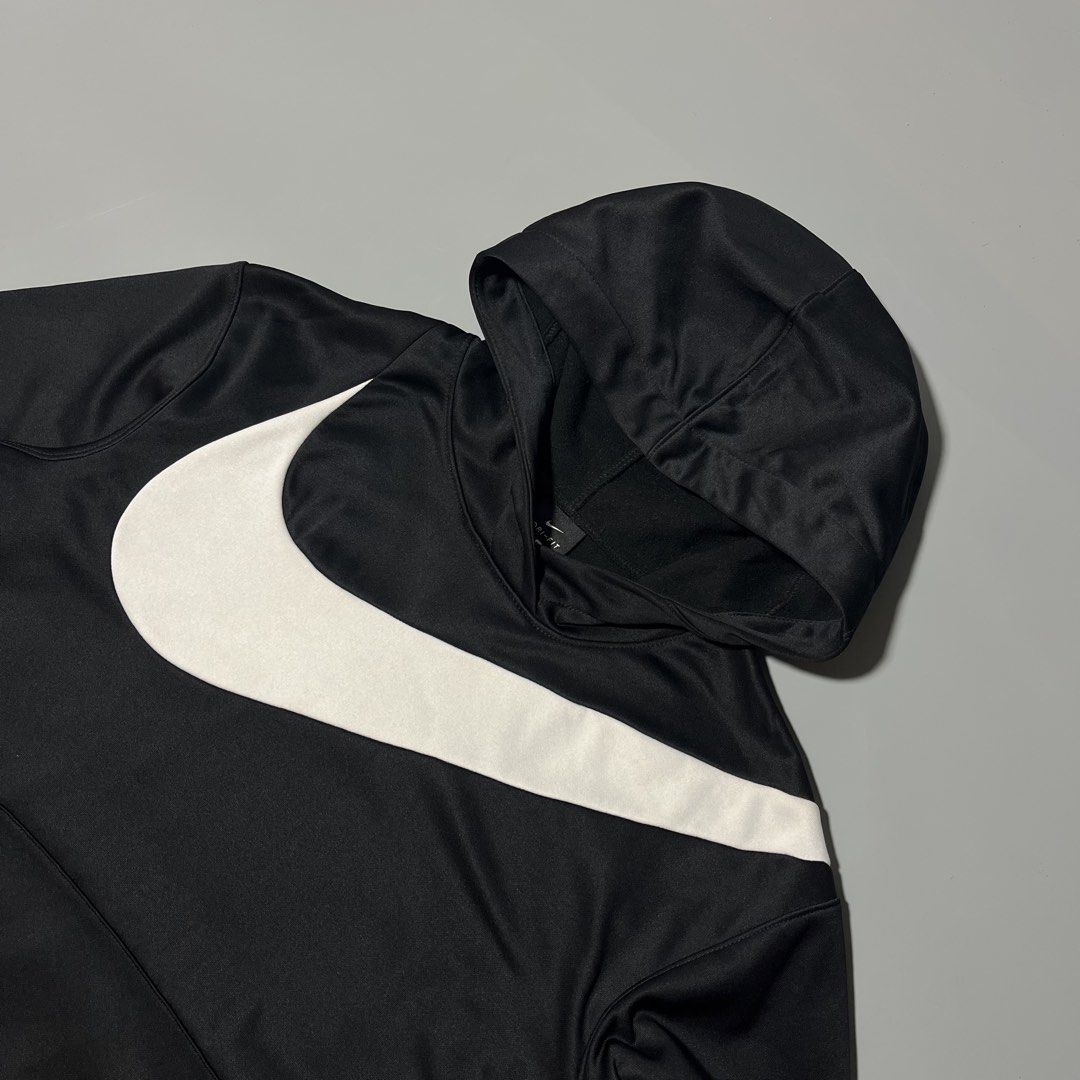 Nike Therma HBR Big Logo Pullover Hoodie (Category: Hoodies) located in Bacolod City. Submitted by marmanj (Listing ID 1465192416, Image 3). Description: Nike Therma HBR Big Logo Pullover Hoodie ♻️ •Original - Complete tags •Condition: Like new •Size: Medium •Length: 26” •Width: 21” •Color: Black & White •Color rate: 10/10 •Design: Big Swoosh Logo •Tight Ribbings •No flaws 🔖Price: ₱1,250 📌Location: Bacolod City Negros Occidetal ‼️Disclaimer: We