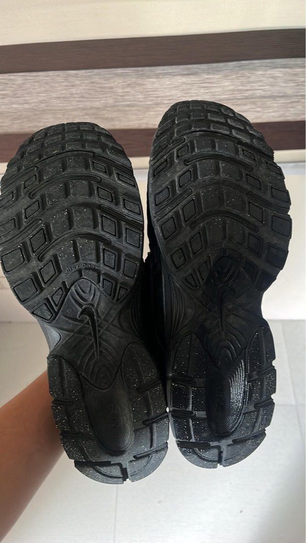 Nike V5 Rnr Triple Black (Category: Sneakers) located in Imus. Submitted by jappanergo (Listing ID 1465207661, Image 3). Description: - Nike V5 Rnr Size 11.5 - Great pre-loved condition, laces included - with Box included - price can be negotiable .