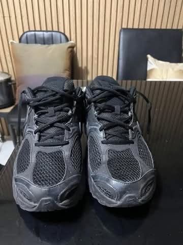 Nike V5 Rnr Triple Black (Category: Sneakers) located in Imus. Submitted by jappanergo (Listing ID 1465207661, Image 2). Description: - Nike V5 Rnr Size 11.5 - Great pre-loved condition, laces included - with Box included - price can be negotiable .