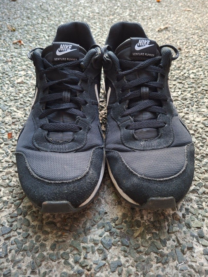 Nike Venture Runner Black White Sneakers (Category: Sneakers) located in Manila. Submitted by mjsa-09198306 (Listing ID 1465192413, Image 2). Description: Nike running size 11.5 US without box antipolo/QC area.