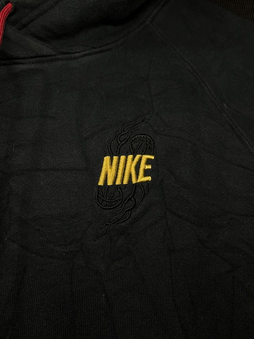 Nike X Kyrie Irving (Category: Coats, Jackets and Outerwear) located in Taguig. Submitted by bimbyanche19839 (Listing ID 1465373791, Image 2). Description: Nike x Kyrie Irving Size Large Width 23 Length 27 Color rate 9.5/10 Good Condition Complete Tags No flaws 🏷️ 500php plus ship 📍Taguig Loc.