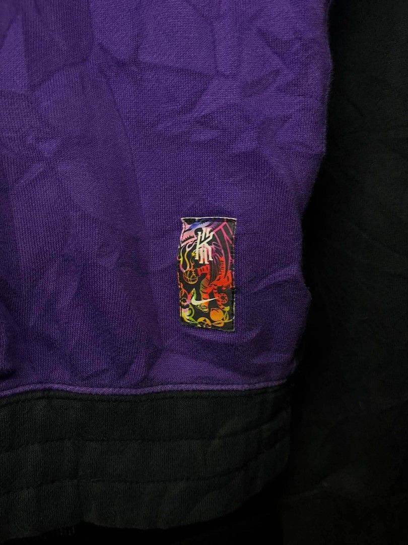Nike X Kyrie Irving (Category: Coats, Jackets and Outerwear) located in Taguig. Submitted by bimbyanche19839 (Listing ID 1465373791, Image 3). Description: Nike x Kyrie Irving Size Large Width 23 Length 27 Color rate 9.5/10 Good Condition Complete Tags No flaws 🏷️ 500php plus ship 📍Taguig Loc.