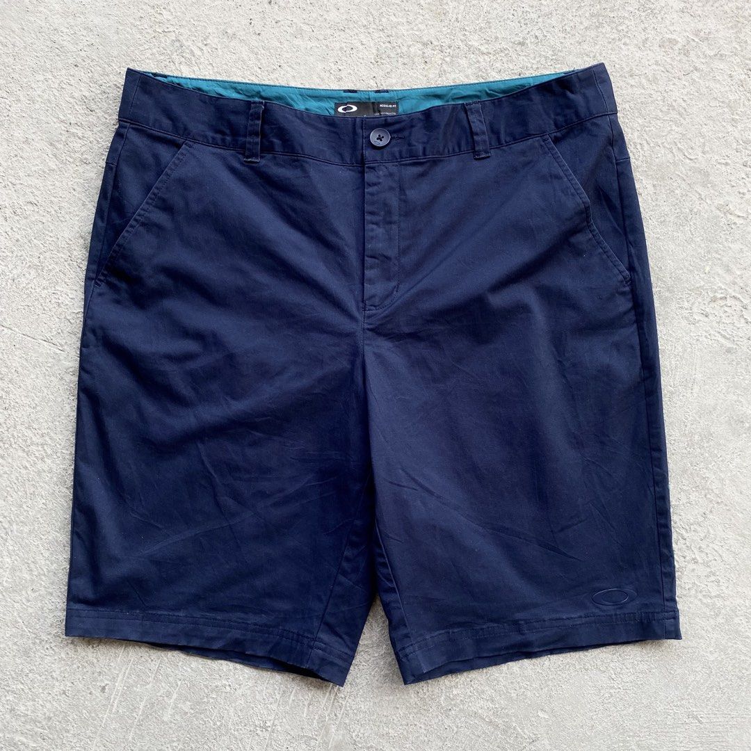 Oakley Mens Chino Short (Category: Shorts) located in Manila. Submitted by thrift3006 (Listing ID 1465294236, Image 1). Description: Oakley Mens Chino Short - Size 36w 21L No issue Excellent condition ₱980+sf only🏷️ Loc baliwag bulacan 📍 Pm 📩.