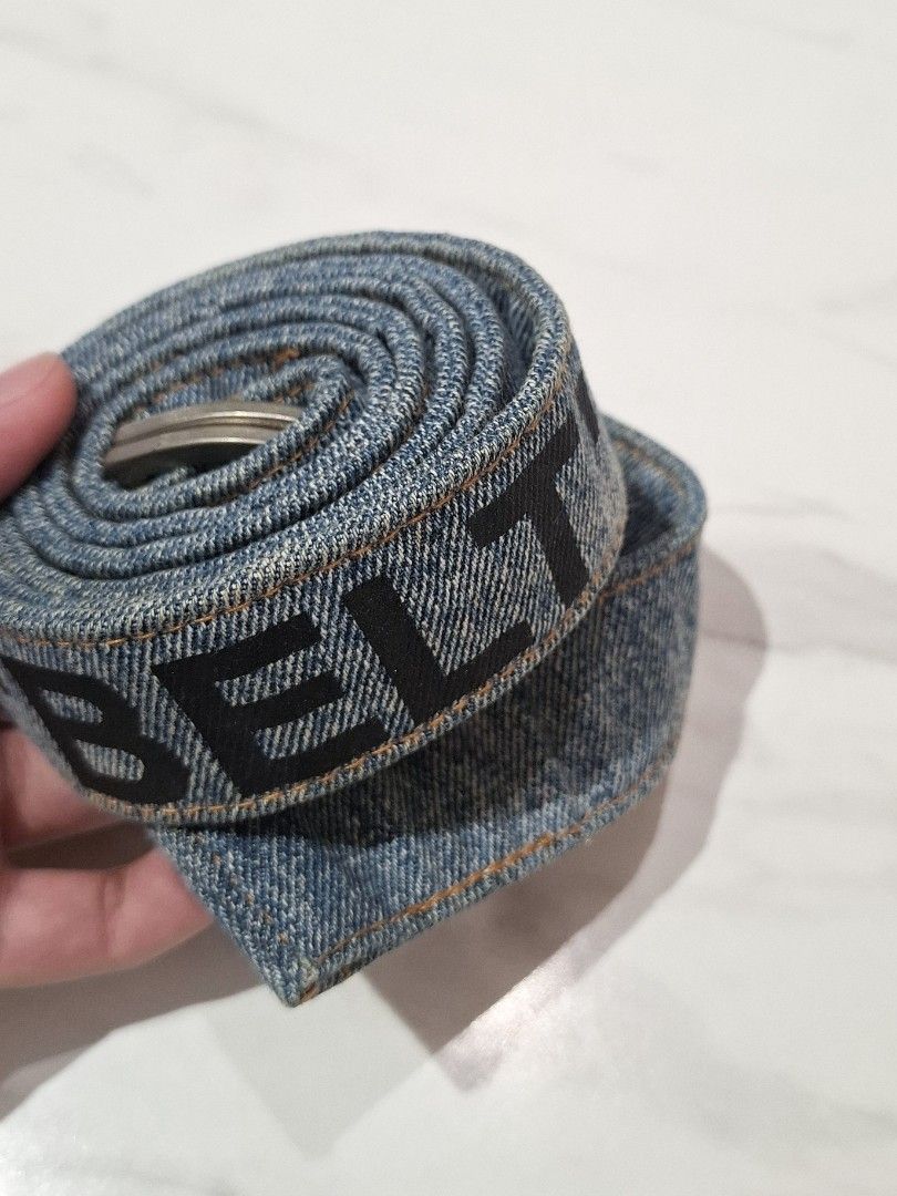 Off White Virgil Abloh Denim D-Ring Belt (Authentic) (Category: Belts) located in Pasig City. Submitted by coveted.mnl (Listing ID 1465231680, Image 3). Description: Guaranteed Auth. Width : 1.5 Length : 56 (MEASURED BY INCHES) 9.5/10 overall condition No issues or flaws in fabric • P3000 Slightly negotiable • Pasig City meet up • Open for COD Via Lalamove or Grab • J&T courier Message us for more info🤍 (measurements, specific detail, etc.) Open