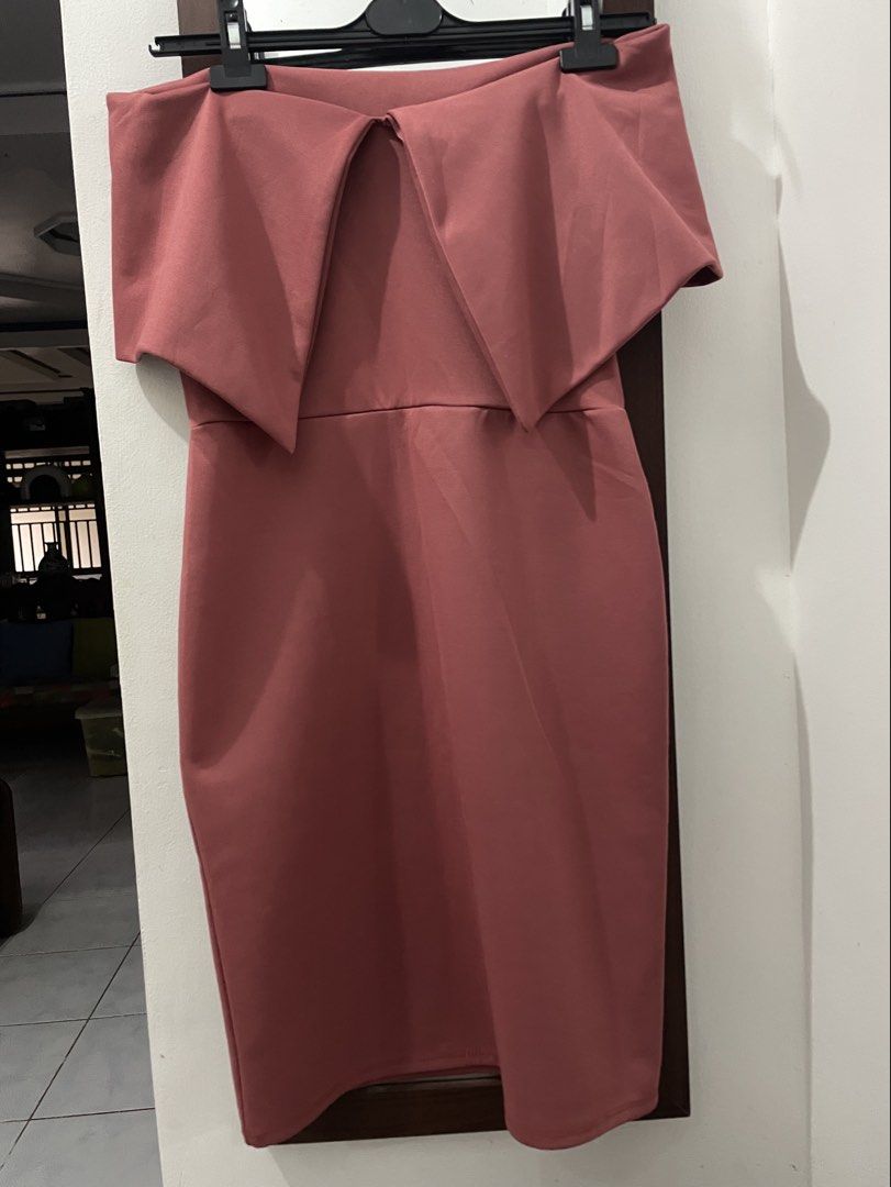 Formal Dress | Off-shoulder (Category: Dresses) located in Indang. Submitted by itsginnpom (Listing ID 1465260290, Image 2). Description: - Color: Dusty pink - Style: Off-shoulder bodycon dress with folded collar detail - Length: Knee-length - Fabric: Thick and soft texture - Size: Fits Small to Medium frames well (Model height: 4'11) - Condition: Clean and ready to wear.