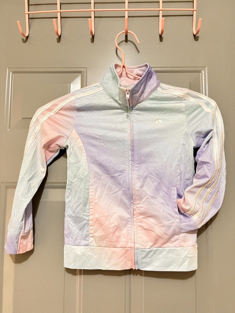OG ADIDAS JACKET (Category: Babies & Kids Fashion) located in Manila. Submitted by lucas21 (Listing ID 1465195871, Image 2). Description: - 5 TO 6 YRS OLD - NO FLAWS (PARANG BRANDNEW) .