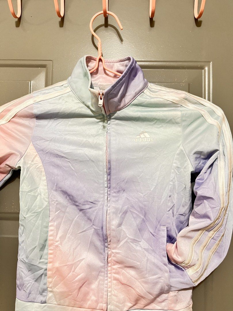 OG ADIDAS JACKET (Category: Babies & Kids Fashion) located in Manila. Submitted by lucas21 (Listing ID 1465195871, Image 1). Description: - 5 TO 6 YRS OLD - NO FLAWS (PARANG BRANDNEW) .