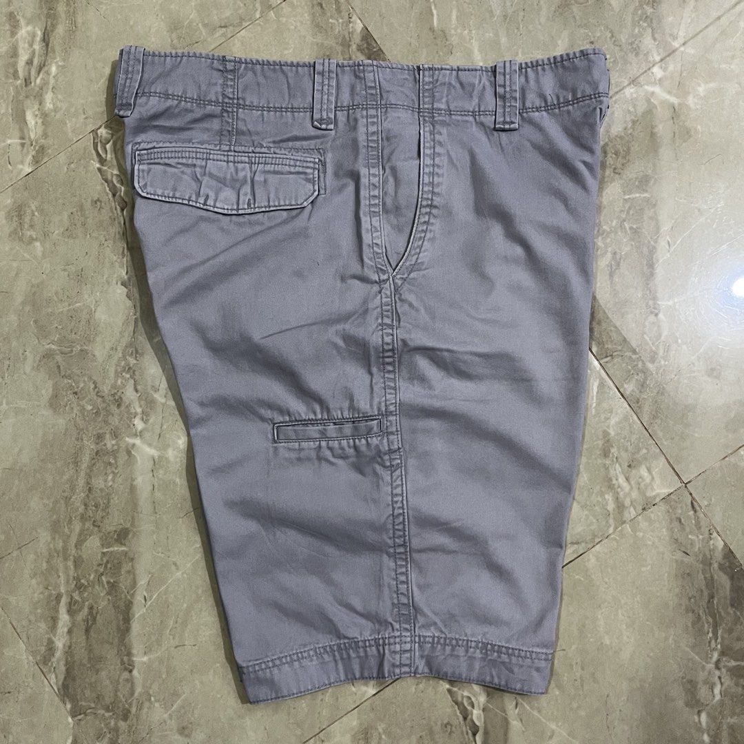 OLD NAVY SHORTS (Category: Shorts) located in Marikina City. Submitted by arniejane23 (Listing ID 1465348367, Image 1). Description: OLD NAVY SHORTS SIZE 36 on tag DIMENSION waistline - 36-37 length - 24 NO ISSUE/NO FLAWS EXCELLENT CONDITION!! 📩📩📩.