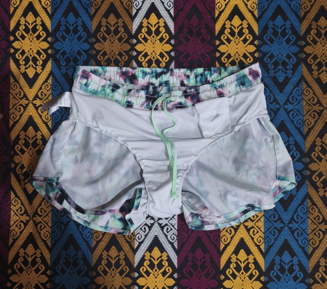 Old Navy Spring Run Short Multi Tie Dye (Category: Shorts) located in Pasig City. Submitted by althentic.ph (Listing ID 1465314639, Image 2). Description: 220 + JNT SF *Original Old Navy Spring Run Shorts for Women With Inner Mesh Stretchable Size Small on tag, fits to MEDIUM Actual Measurements: Waist - 30"-32" Length - 11" Very Good Thrifted Condition 9+/10 ✔Tags are available upon request, can be sent thru PM ✔fix price ✔payment first policy t