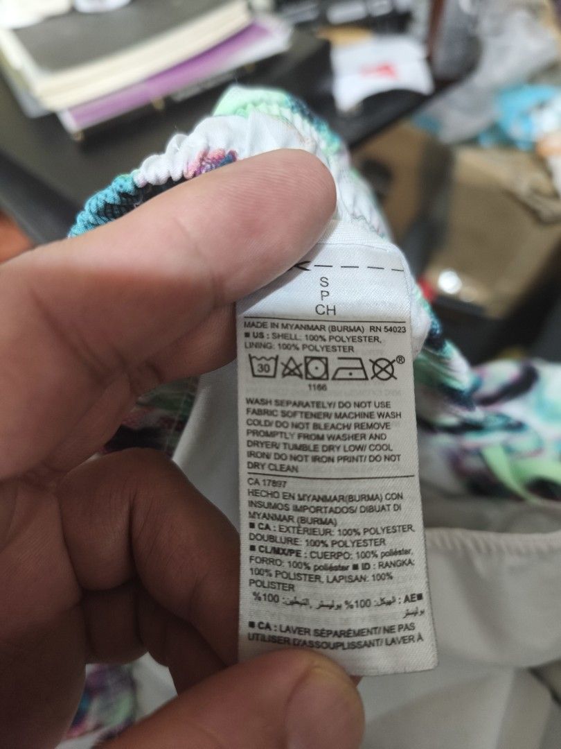 Old Navy Spring Run Short Multi Tie Dye (Category: Shorts) located in Pasig City. Submitted by althentic.ph (Listing ID 1465314639, Image 3). Description: 220 + JNT SF *Original Old Navy Spring Run Shorts for Women With Inner Mesh Stretchable Size Small on tag, fits to MEDIUM Actual Measurements: Waist - 30"-32" Length - 11" Very Good Thrifted Condition 9+/10 ✔Tags are available upon request, can be sent thru PM ✔fix price ✔payment first policy t