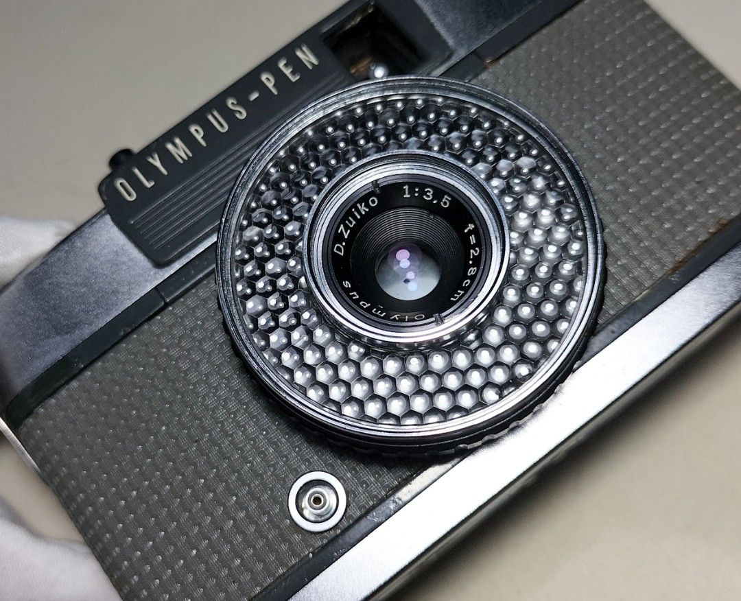 Olympus Pen-EE Half Frame Film Camera (Category: Cameras) located in Paranaque City. Submitted by zenfalcon.e8286d (Listing ID 1465348357, Image 3). Description: Ready to use...(PnS) -Good working condition -Clad recently -Clean lens and VF -Working light meter(Accurate -Exposure:Auto (Accurate) -All functions are working -Comes with wrist strap Presentable... .