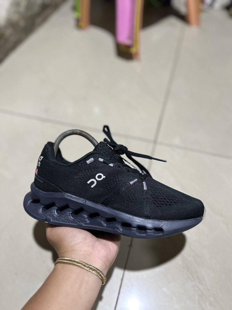 On Cloud (Category: Sneakers) located in Cebu City. Submitted by cyrilk1cks (Listing ID 1465252681, Image 2). Description: .