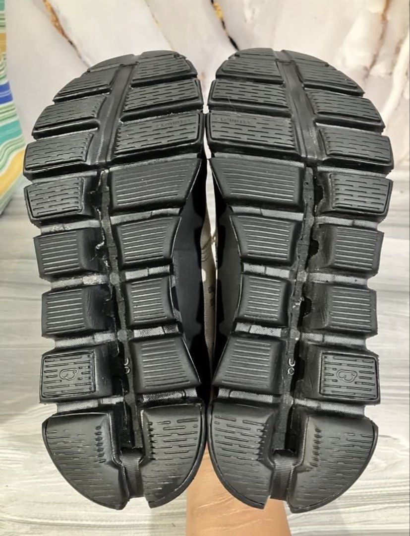 On Cloud 6 Running (Category: Sneakers) located in Las Pinas. Submitted by deepsouthe (Listing ID 1465215525, Image 3). Description: On Cloud 6 Running W6, 4uk, 37eu, 23cm Well used yet in good condition Legit pair Php2199 plus sf (nego) Las Pinas area.