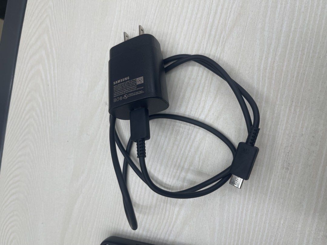 original 25w Samsung charger (Category: Chargers & Cables) located in Manila. Submitted by calmbird.phoenix (Listing ID 1465311220, Image 2). Description: Original 25w Samsung charger Good condition no issue Galing unit .