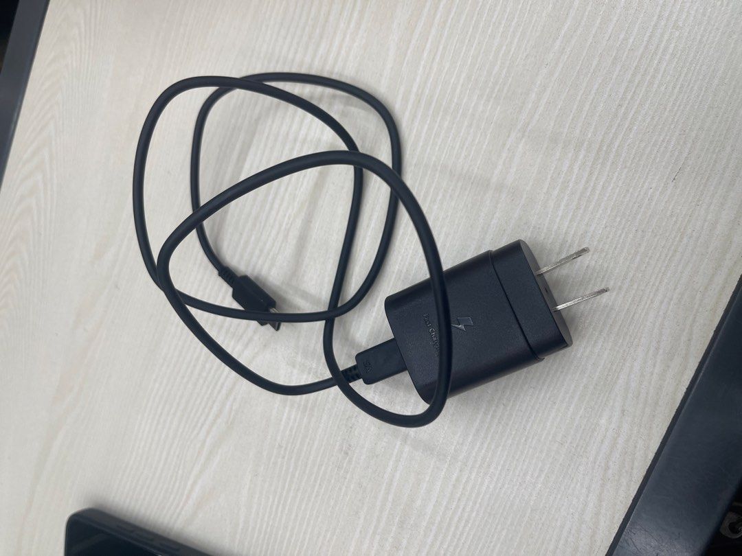 original 25w Samsung charger (Category: Chargers & Cables) located in Manila. Submitted by calmbird.phoenix (Listing ID 1465311220, Image 1). Description: Original 25w Samsung charger Good condition no issue Galing unit .