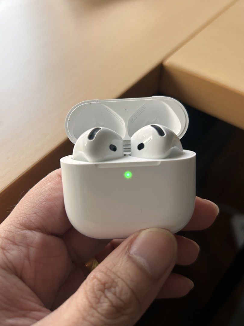 Original Apple Airpods 4 (Non ANC) (Category: Earphones) located in Manila. Submitted by Tjuan13 (Listing ID 1465176682, Image 1). Description: Try Secondhand Original Apple Airpods 4 (Non ANC) for only Php 5900 -100% Original -Free Usb C cable -Free Silicon Case -Smoothness 96% Front & 97% Back -Good battery life -Matagal Malowbat, Mabilis magcharge -Good quality -Crisp Button -Actual Photo -Ready to use -No Box -No swap -Free Shipping via Lalam