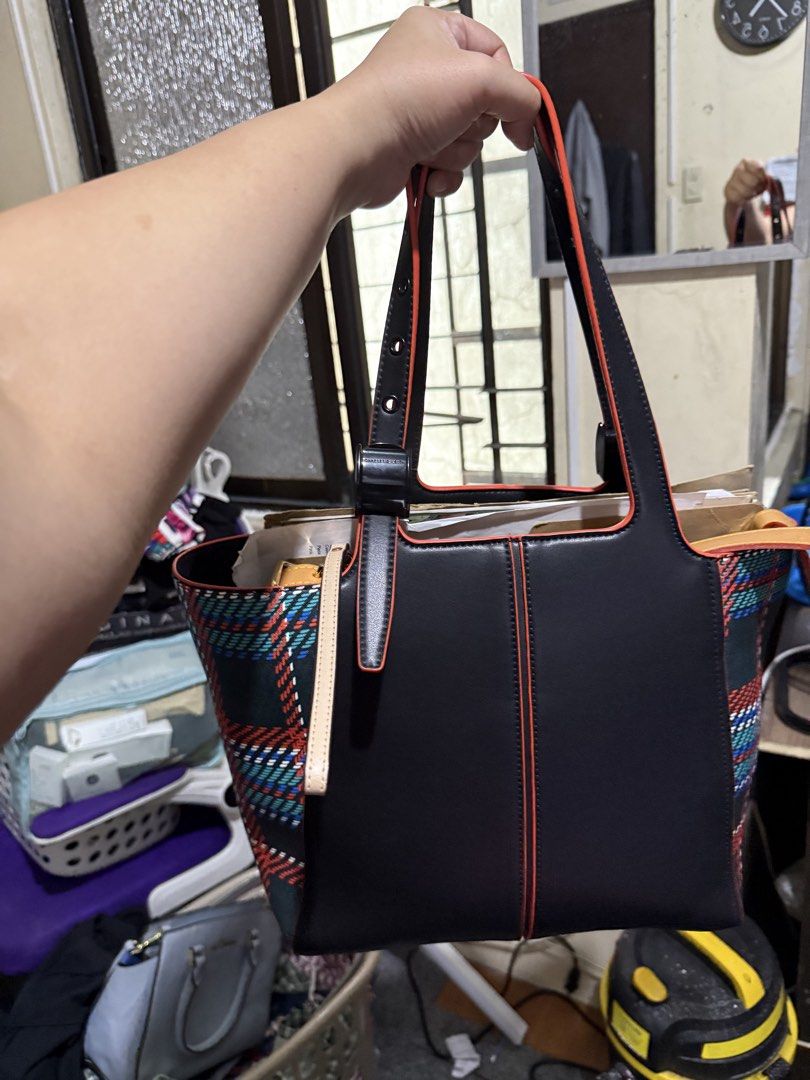 Original Charles and Keith Bag (Category: Shoulder Bags) located in Makati City. Submitted by jadedmay27 (Listing ID 1465250297, Image 1). Description: .