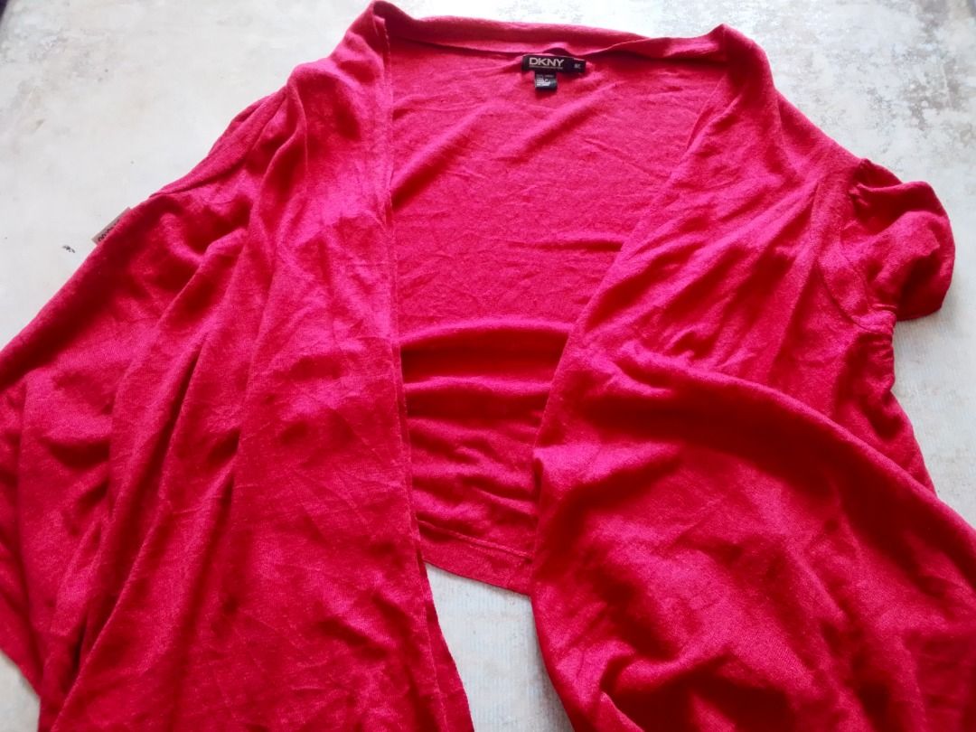 Outwear US BNEWTAG ($145 DKNY) (Category: Coats, Jackets and Outerwear) located in Los Banos. Submitted by mania-62906 (Listing ID 1465216310, Image 3). Description: Authentic. US Medium to Large Red.