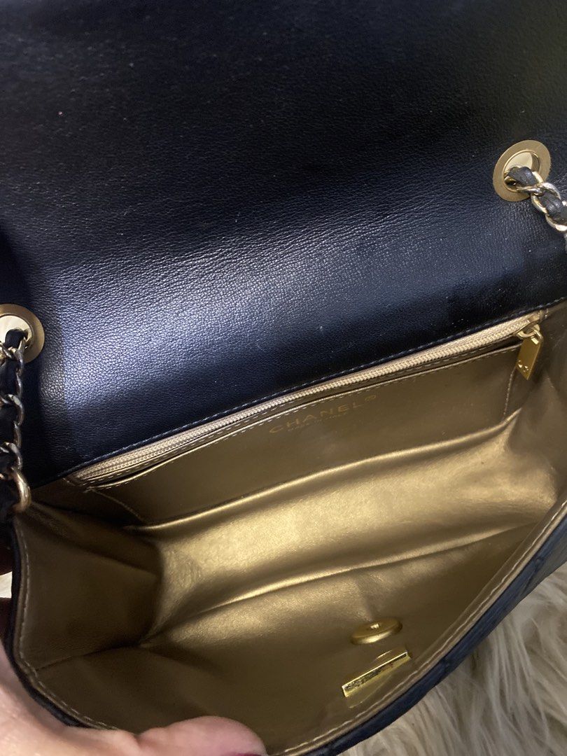 Pa genuine leather Ang ganda (Category: Cross-body Bags) located in Davao. Submitted by goldenstone_0be9b3 (Listing ID 1465266640, Image 3). Description: Pa genuine leather ang gandaaa pa neto ang gandaaa ng loob, walang flaws swear! .