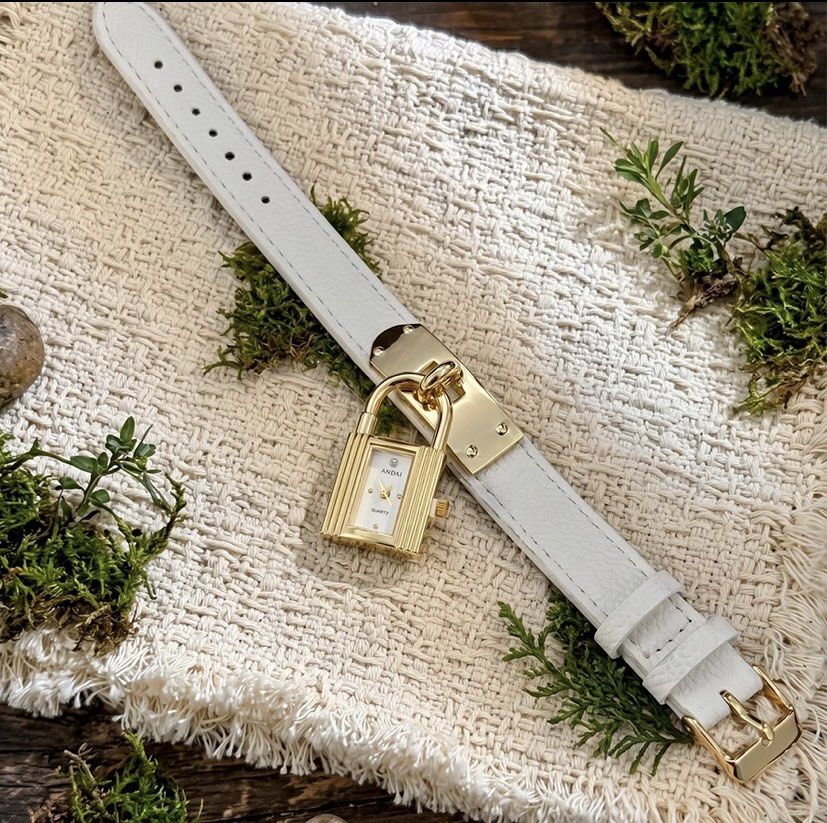 Padlock Watch (Category: Women's Watches) located in Quezon City. Submitted by luvkobagsnshoes (Listing ID 1465251121, Image 2). Description: Preorder. 50% dp 50% upon arrival. max 7 days. no box. please see last pic for the actual item. proven and tested..