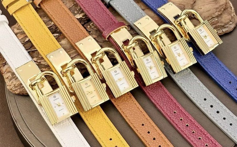 Padlock Watch (Category: Women's Watches) located in Quezon City. Submitted by luvkobagsnshoes (Listing ID 1465251121, Image 1). Description: Preorder. 50% dp 50% upon arrival. max 7 days. no box. please see last pic for the actual item. proven and tested..
