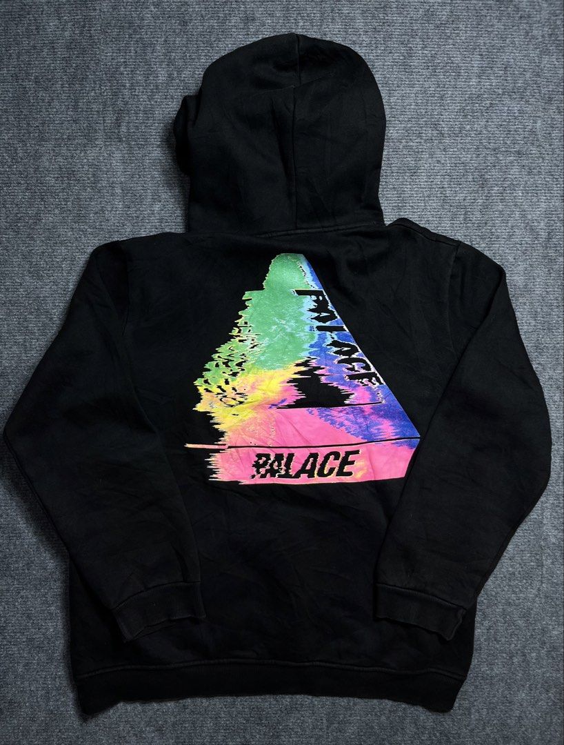 PALACE Hoodie💥 (Category: Hoodies) located in Cebu City. Submitted by youngyeum247 (Listing ID 1465335909, Image 2). Description: PALACE Hoodie💥 • Fits: M-L • Width: 23 • Length: 26 • Color rate: 9/10 • Condition: 9/10 • Issue: NONE •Color may vary due to lighting🙏🏻 DM TO PURCHASE📥.