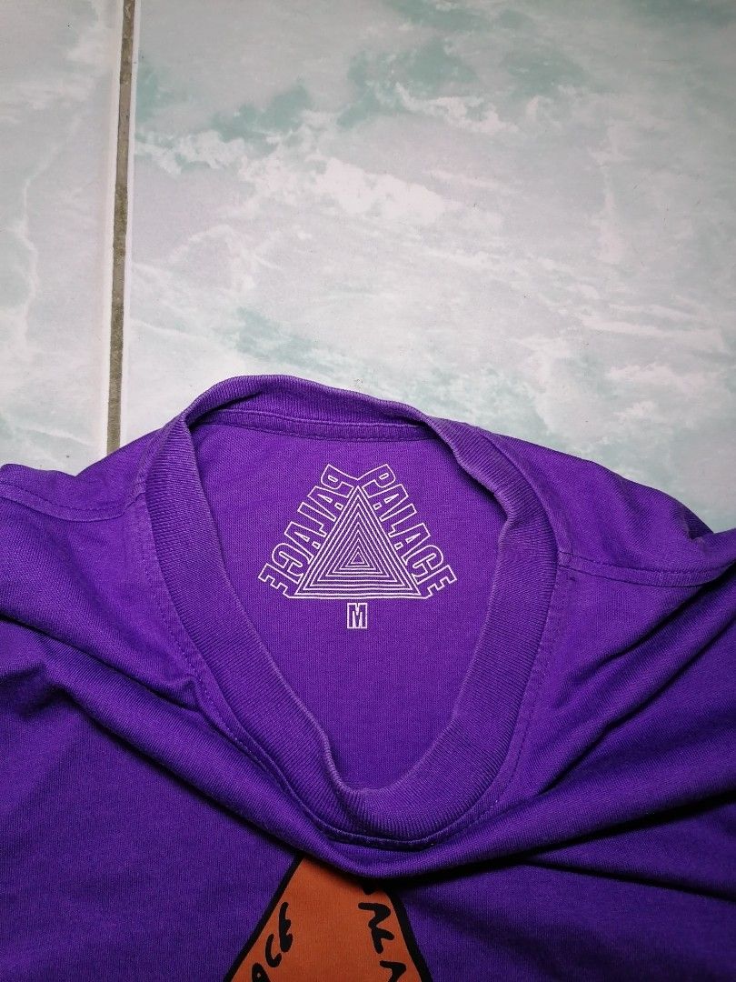 PALACE Trianglosaurus tee (Category: Tshirts & Polo Shirts ) located in Zamboanga. Submitted by nolavusta (Listing ID 1465284495, Image 2). Description: PALACE Trianglosaurus tee Size: Medium Width - 20 Length - 28 MOP: GCASH MOD: JNT.