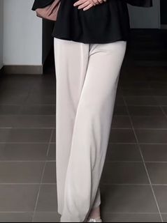 (Category: ) located in . Submitted by yums.wardrobe (Listing ID 1465353801, Image 1). Description: .
