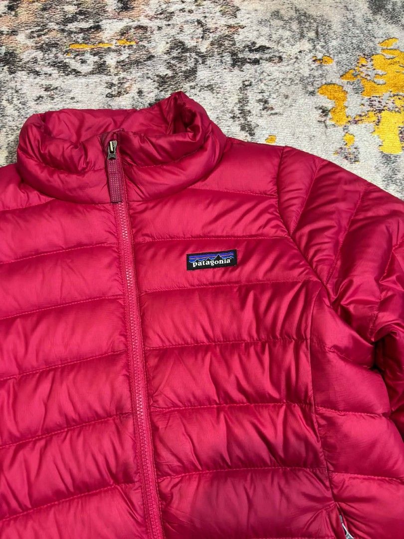 Patagonia Kids Down Sweater Jacket (Category: Babies & Kids Fashion) located in Baguio. Submitted by krizzairene (Listing ID 1465171546, Image 2). Description: -Insulated -Lightweight -Water Repellent Tagged: 10 Yrs Old Kid Actual Measurement: -17" Width X 22" Length -Fits 10-12 Yrs Old -Excellent condition,no issue .