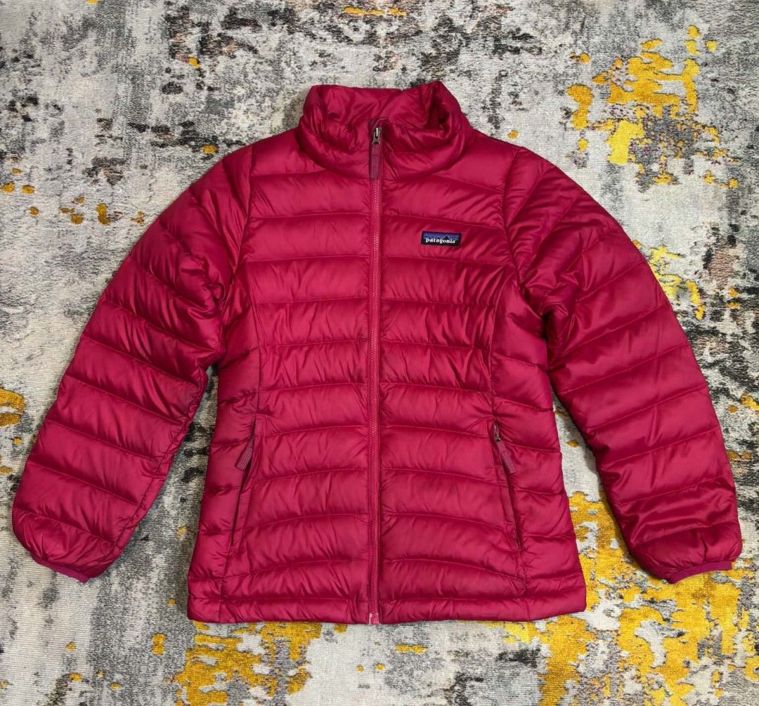 Patagonia Kids Down Sweater Jacket (Category: Babies & Kids Fashion) located in Baguio. Submitted by krizzairene (Listing ID 1465171546, Image 1). Description: -Insulated -Lightweight -Water Repellent Tagged: 10 Yrs Old Kid Actual Measurement: -17" Width X 22" Length -Fits 10-12 Yrs Old -Excellent condition,no issue .
