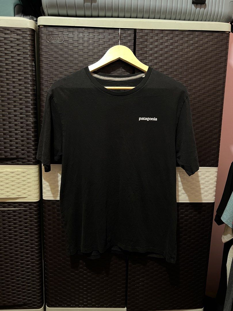 Patagonia Tshirt (Category: Tshirts & Polo Shirts ) located in Manticao. Submitted by flipwithdave (Listing ID 1465189310, Image 1). Description: GOOD CONDITION✅ COLOR 8.9/10✅ WITH TAGS ✅ Dimes: L25 W19 PRICE:📩 PM na mga bossing📍‼️ IG: flip_with_dave FB: Flip With Dave Carousell: Flip with dave LOCATION: MINDANAO MOP: GCASH 📲 COURIER: J&T🚚 Pay first before delivery 📱 Strictly no cancelation ‼️ No refunds/ returns of items‼️ #flipwithdave #ou