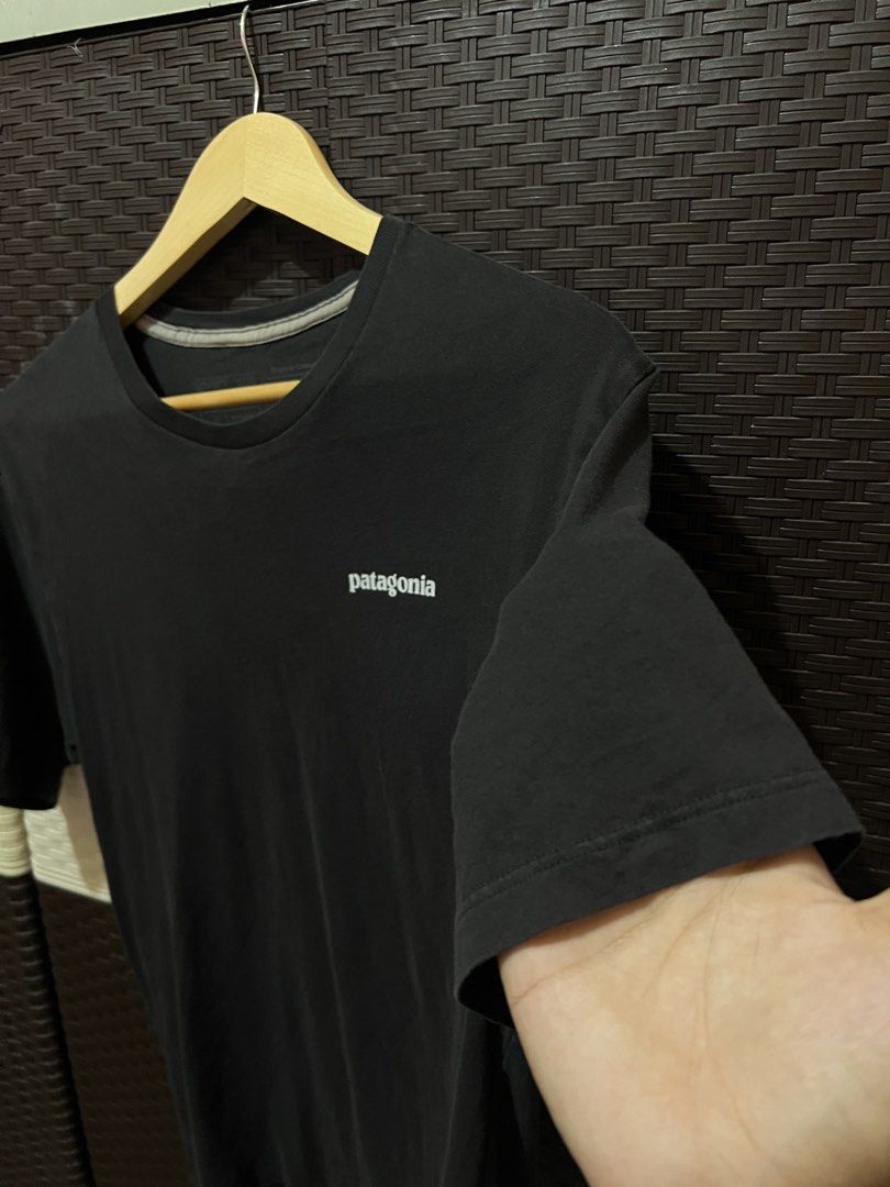 Patagonia Tshirt (Category: Tshirts & Polo Shirts ) located in Manticao. Submitted by flipwithdave (Listing ID 1465189310, Image 2). Description: GOOD CONDITION✅ COLOR 8.9/10✅ WITH TAGS ✅ Dimes: L25 W19 PRICE:📩 PM na mga bossing📍‼️ IG: flip_with_dave FB: Flip With Dave Carousell: Flip with dave LOCATION: MINDANAO MOP: GCASH 📲 COURIER: J&T🚚 Pay first before delivery 📱 Strictly no cancelation ‼️ No refunds/ returns of items‼️ #flipwithdave #ou