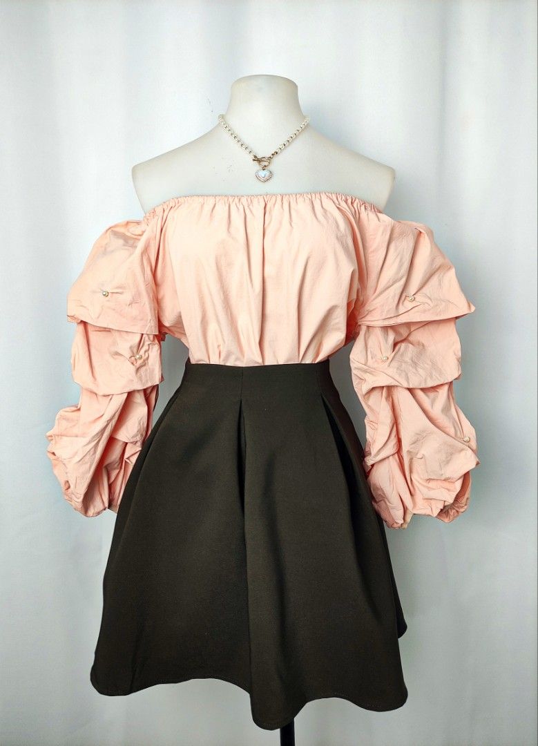 Peach Off Shoulder Blouse Top (Category: Blouses) located in Caloocan City. Submitted by happystar.e0dc1b (Listing ID 1465198585, Image 2). Description: ⚠️PLEASE CLICK THE IMAGE TO SEE THE SIZE⚠️ FB PAGE: IPPEUNI AGASSI Location: Caloocan City ❌ No haggling ❌ No when worn ❌ No "more pics" ❌ No flaws, unless stated ❌ Request for specific measurements of neck, arm, shoulder etc will not be entertained.