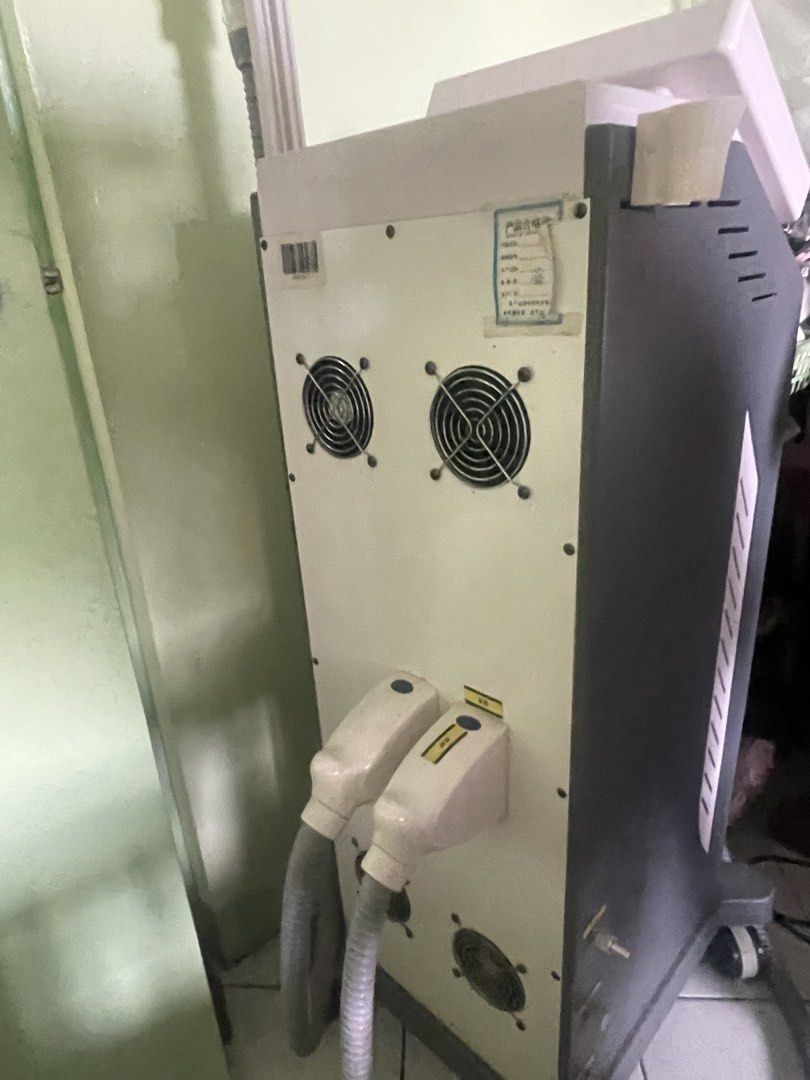 Pico lazer Machine Equipment (Category: Hair Removal) located in Manila. Submitted by pasaybestfinds (Listing ID 1465256170, Image 3). Description: Pico lazer with 808 diode machine.