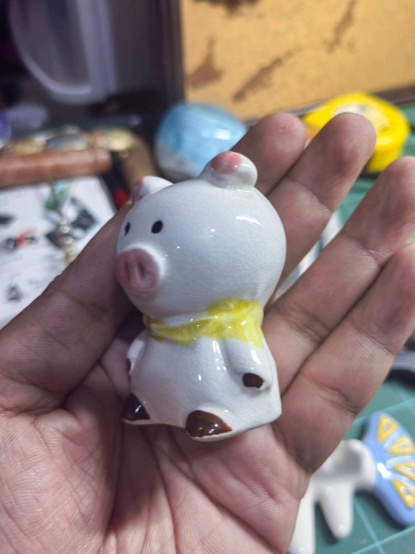 Piggy Ceramic Toothpick Holder (Category: Other Kitchenware & Tableware) located in Cebu City. Submitted by dudes_villanueva (Listing ID 1465178782, Image 2). Description: Piggy Ceramic Toothpick Holder 📌 In excellent condition..