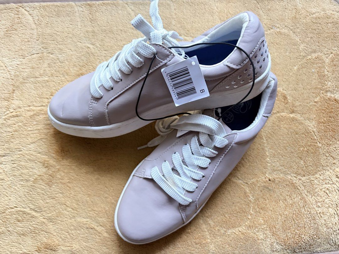 Pink sneakers Airfresh NEW (Category: Sneakers) located in Virac. Submitted by cams_2601 (Listing ID 1465253204, Image 1). Description: From Germany .