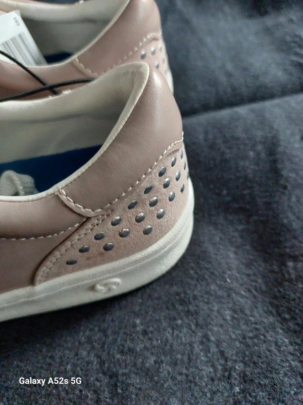 Pink sneakers Airfresh NEW (Category: Sneakers) located in Virac. Submitted by cams_2601 (Listing ID 1465253204, Image 3). Description: From Germany .