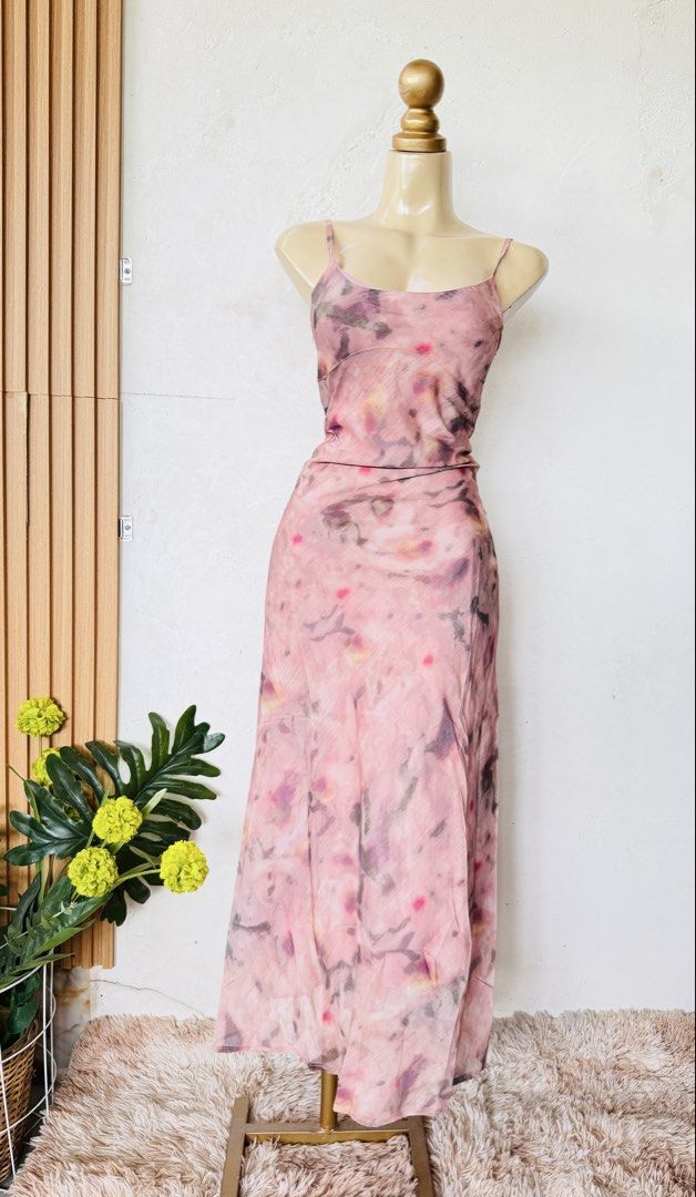 Pink Tie-Dye Spaghetti Strap Midi Dress (Category: Dresses) located in Santa Rosa. Submitted by martess (Listing ID 1465217468, Image 1). Description: - Condition: Brand new with tag attached - Size: S - Design: Pink abstract tie-dye pattern with spaghetti straps and scoop neckline - Material: 100% polyester (soft and flowy) - Versatility: Easy to dress down with sandals or dress up with heels for a dinner date.