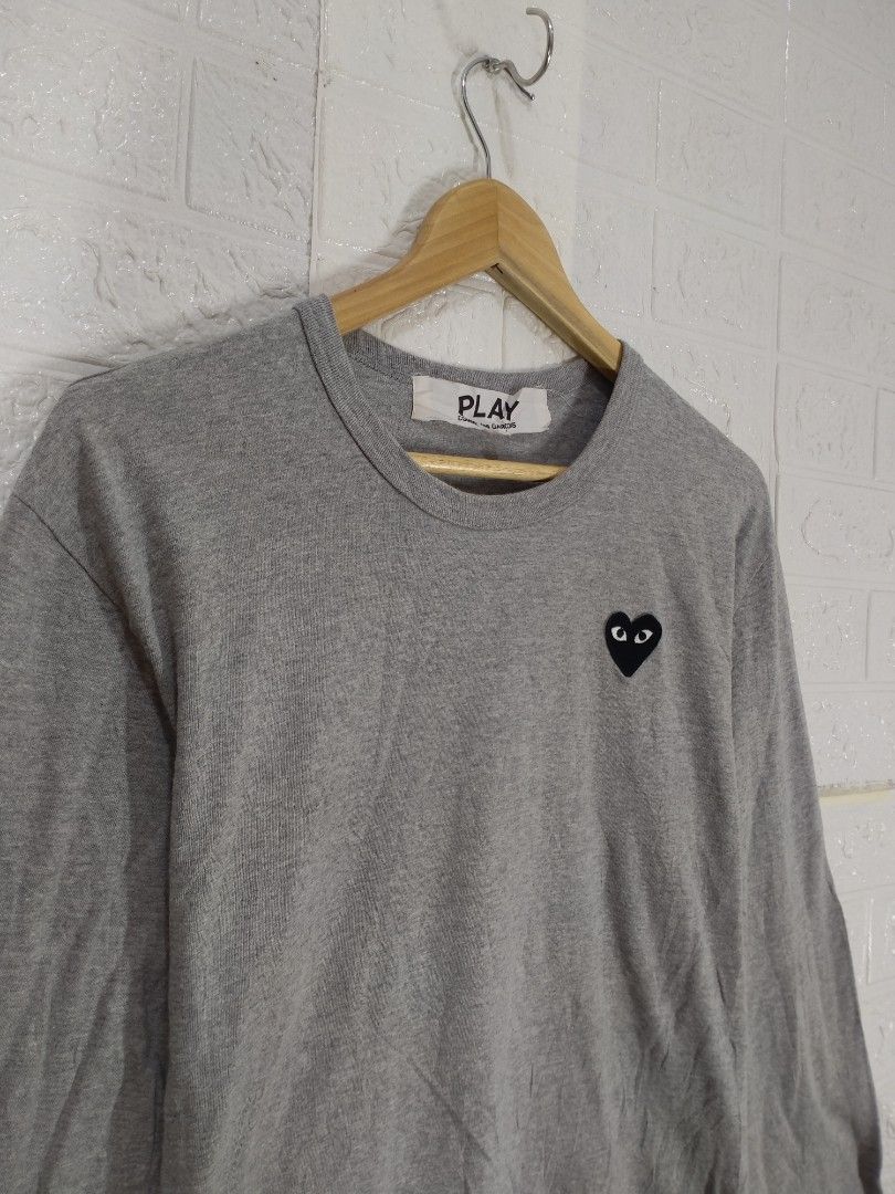 PLAY CDG LONG SLEEVE (Category: Luxury Apparel) located in Baguio. Submitted by dansteals (Listing ID 1465211206, Image 3). Description: 26 X 21 MEDIUM.