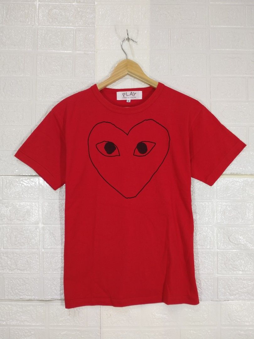 PLAY CDG TEE SHIRT (Category: Formal Shirts) located in Baguio. Submitted by dansteals (Listing ID 1465211370, Image 1). Description: 25 X 19 MEDIUM.